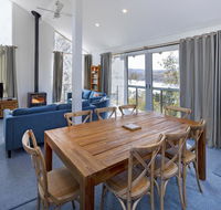 'Matilda' - Spacious  centrally located with great lake views - Accommodation Noosa