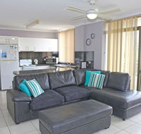 1 'The Commodore' 9-11 Donald St - Ground Floor Unit Close To Shops Cafe's And Marina - Accommodation Noosa