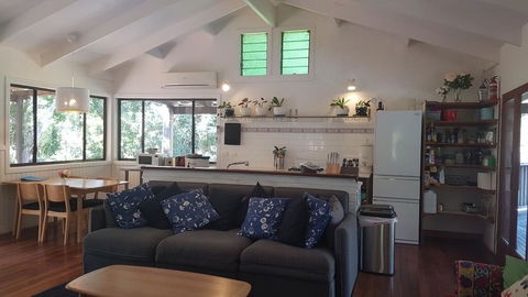 1 Bedroom Home Surrounded By Nature - Accommodation Noosa 2