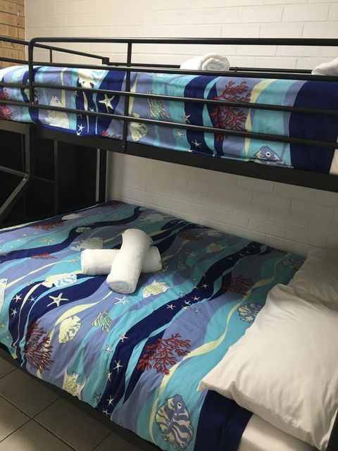 17 North Street Budget Accommodation - Accommodation Noosa 3
