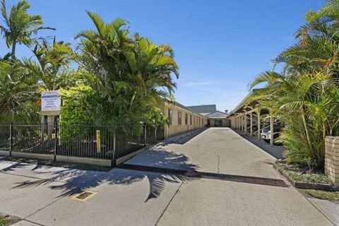 17 North Street Budget Accommodation - Accommodation Noosa 0