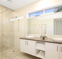 18 on Rayner - swish apartment Myrtleford - Accommodation Noosa