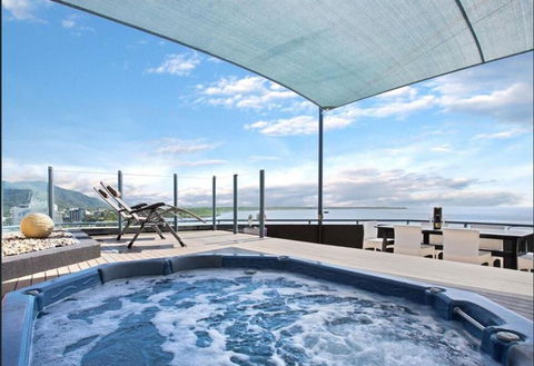 181 The Esplanade - Accommodation Noosa 2