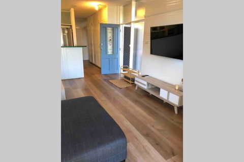 2 Bedroom, SHORT Walk To CBD,BEACH And DARBY ST - Accommodation Noosa 3