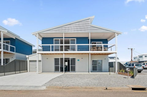C-Views - Aldinga Beach - C21 SouthCoast Holidays - Accommodation Noosa 1