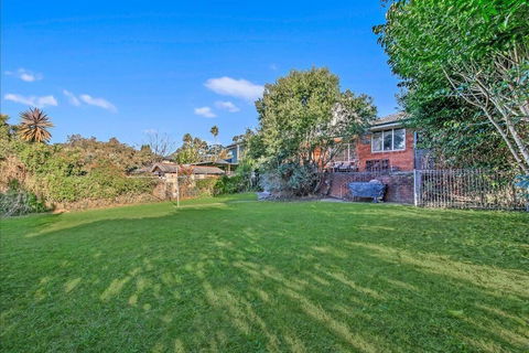 Carlingford Spacious 5BR Home Sleeps 10 - Accommodation Noosa 1