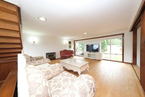 Carlingford Spacious 5BR Home Sleeps 10 - Accommodation Noosa 2