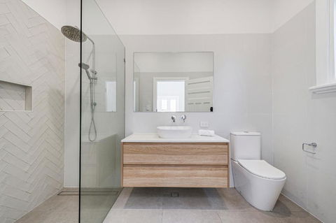 CENT191 - Timeless 3BR, 2BA Federation Home - Accommodation Noosa 4