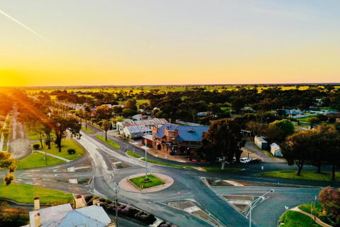 COMMERCIAL HOTEL KANIVA - Accommodation Noosa 2