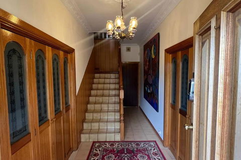 Croydon Beautiful Entire Top Floor 200sqm - Accommodation Noosa 2