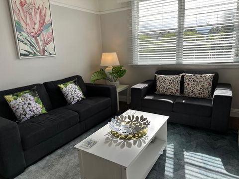 Daisy Cottage On Duke 2BR - Accommodation Noosa 4