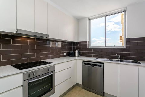 CRE31 - Renovated 1 Bedroom Unit - Cremorne - Accommodation Noosa 2