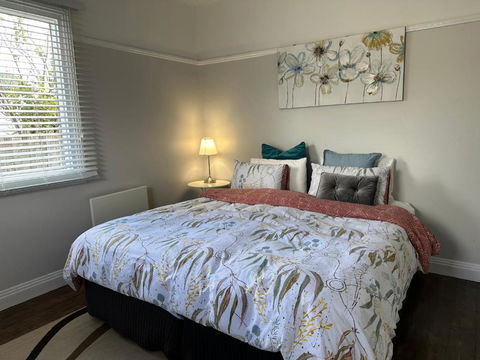 Daisy Cottage On Duke 3BR - Accommodation Noosa 3