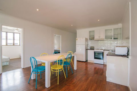 3 Bedroom Apartment / Spence St - Accommodation Noosa 1