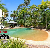 3BR Beach Escape AC Pool Tennis Wine Coffee Netflix - Accommodation Noosa