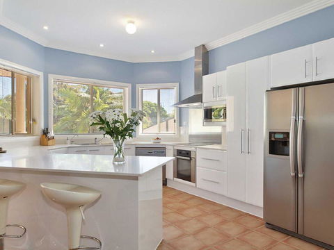 5 Thompson Place Nelson Bay - Spacious Duplex Walking Distance To Nelson Bay CBD And Dutchies - Accommodation Noosa 3
