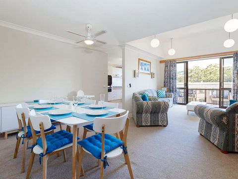 6 'The Poplars', 34 Magnus Street - Fabulous Views & Pool In Complex - Accommodation Noosa 2
