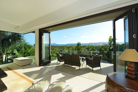 61 Murphy Street - Luxury Holiday Home - Accommodation Noosa 0