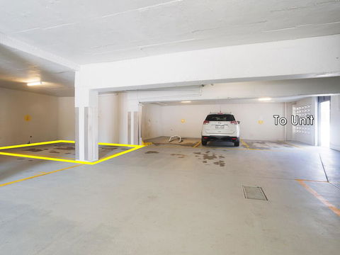 7 'Bayview Towers', 15 Victoria Parade - Stunning Unit With Fabulous Views - Accommodation Noosa 2
