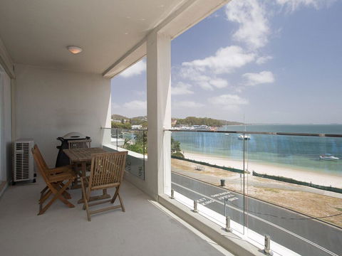 7 'Bayview Towers', 15 Victoria Parade - Stunning Unit With Fabulous Views - Accommodation Noosa 0