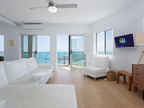 7 'Bayview Towers', 15 Victoria Parade - Stunning Unit With Fabulous Views - Accommodation Noosa 1