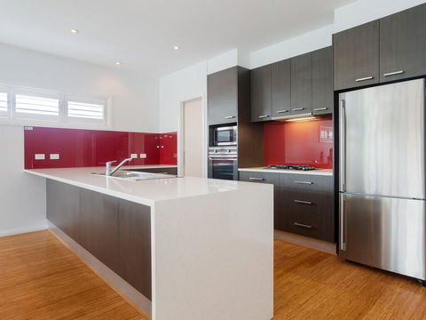 7 Judith Street - Stunning Duplex With Ducted Air - Accommodation Noosa 2