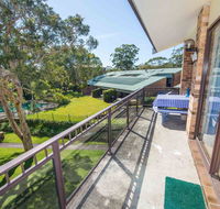 73 'Bay Parklands' 2 Gowrie Avenue - solar heated pool spa tennis court  views - Accommodation Noosa
