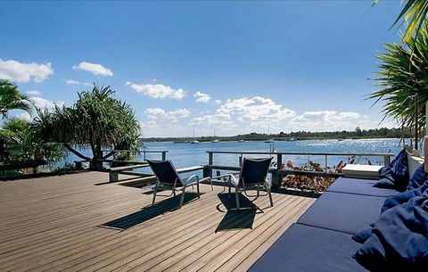 78 Noosa Parade - Accommodation Noosa 2