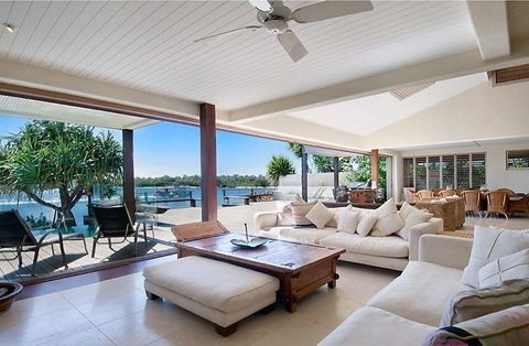 78 Noosa Parade - Accommodation Noosa 3