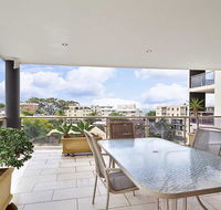 8 'Carrington' 15 Government Road - spacious unit with air conditioning and lift - Accommodation Noosa