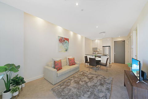 A Comfy & Central 2BR Apt Near Flinders Station - Accommodation Noosa 1