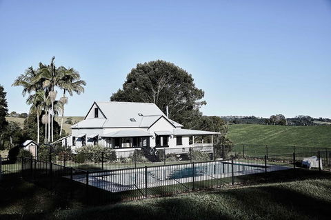 A PERFECT STAY - Benny's Cottage - Accommodation Noosa 0