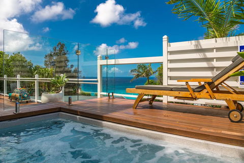 A PERFECT STAY - The Palms At Byron - Views Over Wategos Beach - Accommodation Noosa 2