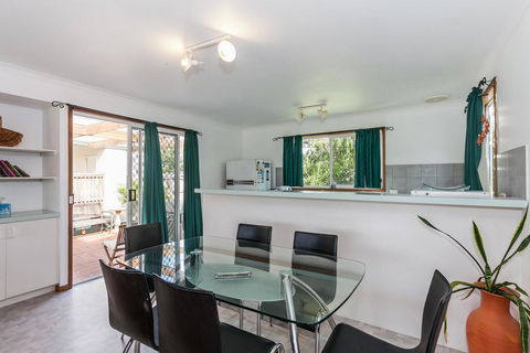A River Bed Cottage - Accommodation Noosa 2