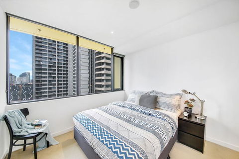 A Stylish 2BR CBD Apt With Beautiful City Views - Accommodation Noosa 3
