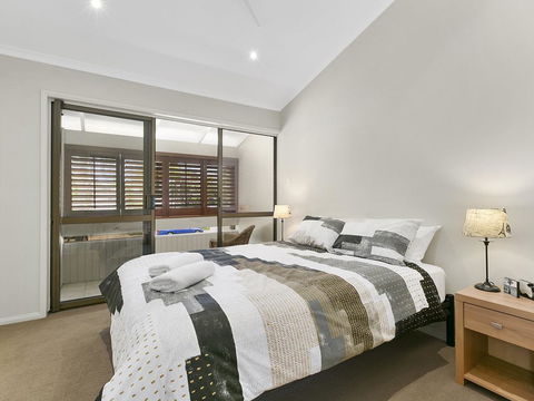 A Superb Location For Enjoying The Best Of Noosa - Unit 2/69 Noosa Parade - Accommodation Noosa 3