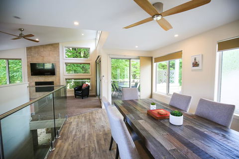 Aberdeen - Accommodation Noosa 0