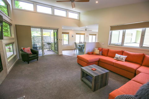 Aberdeen - Accommodation Noosa 2