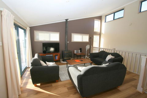 Acacia 5/2 Kirwan Close - Accommodation Noosa 0