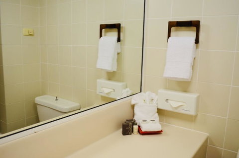 Acacia Court Hotel - Accommodation Noosa 3