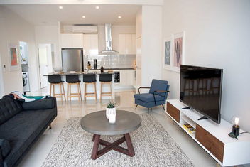 Acacia Villa with Accommodation Noosa