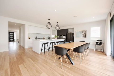 EDEN Spacious Torquay Family Escape - Accommodation Noosa 0