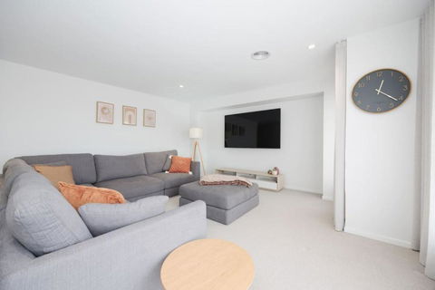 EDEN Spacious Torquay Family Escape - Accommodation Noosa 3