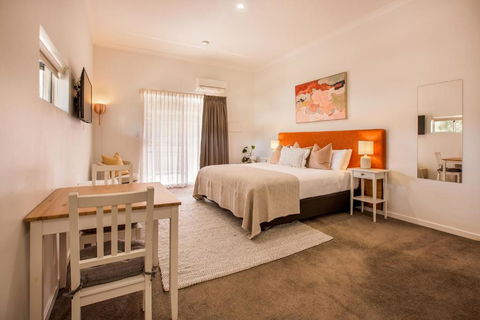 EM Apartments - Accommodation Noosa 3