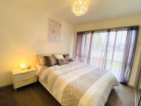 ENTIRE HOME IN WERRIBEE,BEST POSSIBLE LOCATION YOU CAN FIND - Accommodation Noosa 3