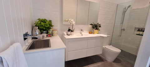 Fab 4brm Home With Pool A 15 Min Walk To Beach - Accommodation Noosa 4