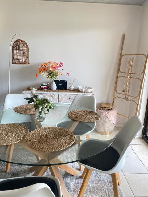 Fabulous Canal-front Unit In Mooloolaba - Accommodation Noosa 4