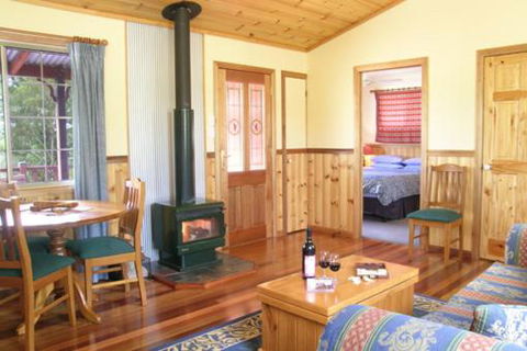 Fergies Hill Spa Cottage @ Granite Ridge Wines - Accommodation Noosa 3