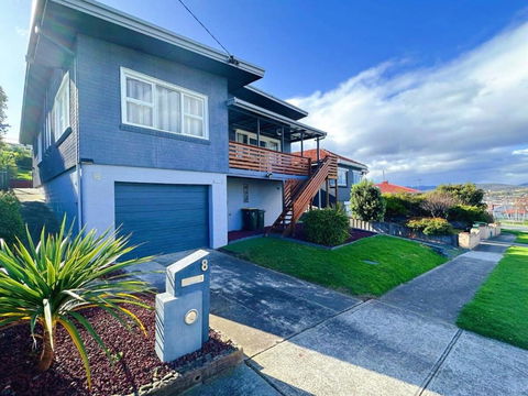 Fonton Blue Holiday Home Close To City And Airport - Accommodation Noosa 0