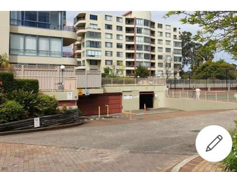 Furnished 3b/r Unit For Rent With Tennis Courts, Jaccuzi And Pool - Accommodation Noosa 1